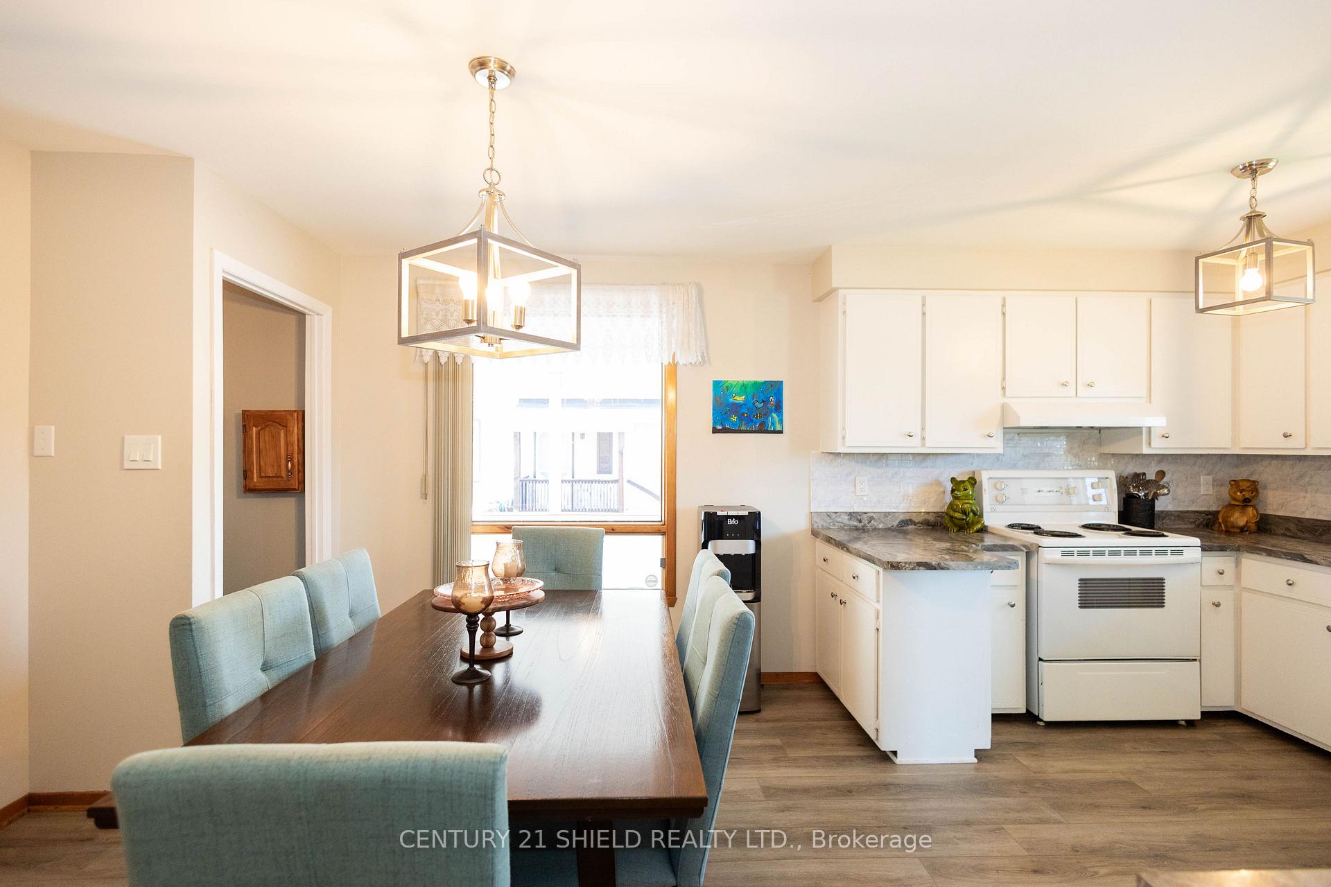 Photo 11 of 1107 Grand Avenue, Cornwall, Cornwall — HOMEH