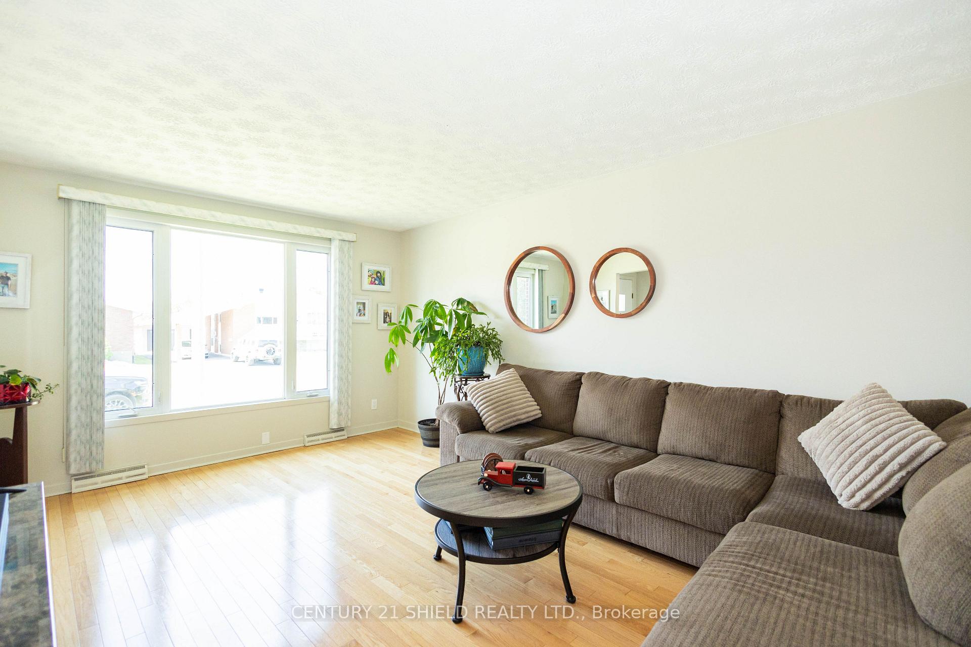 Photo 26 of 1107 Grand Avenue, Cornwall, Cornwall — HOMEH