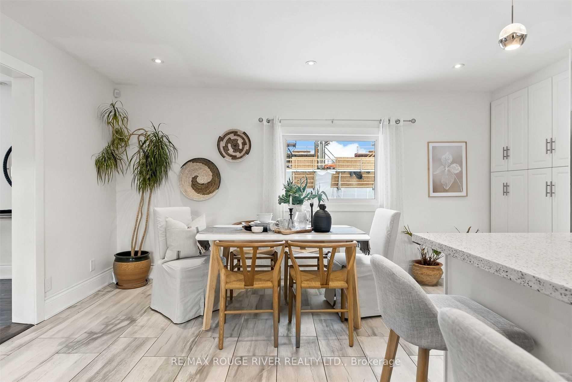 Photo 7 of Unit Upper, 131 John Street E, Whitby, Downtown Whitby — HOMEH