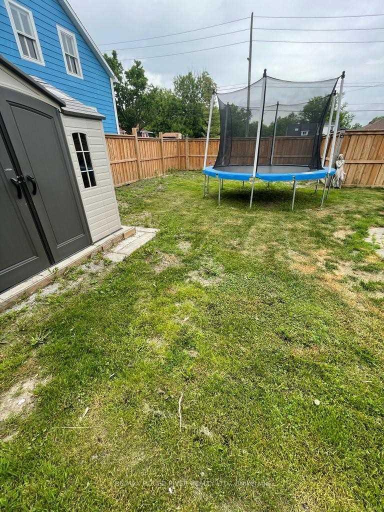Photo 30 of Unit Upper, 131 John Street E, Whitby, Downtown Whitby — HOMEH