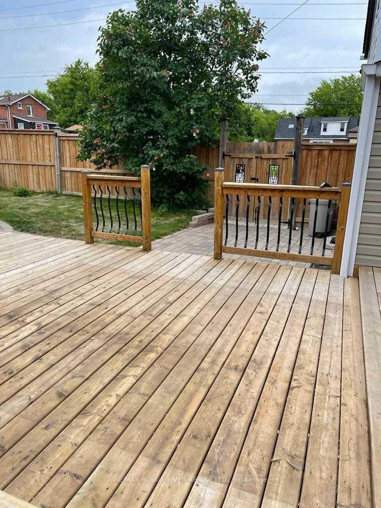 Photo 33 of Unit Upper, 131 John Street E, Whitby, Downtown Whitby — HOMEH