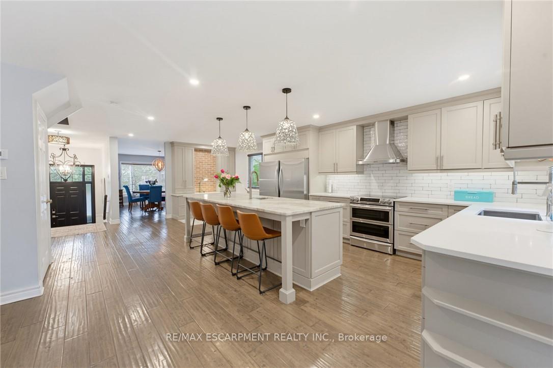 Photo 14 of 28 Seymour Drive, Hamilton, Ancaster — HOMEH