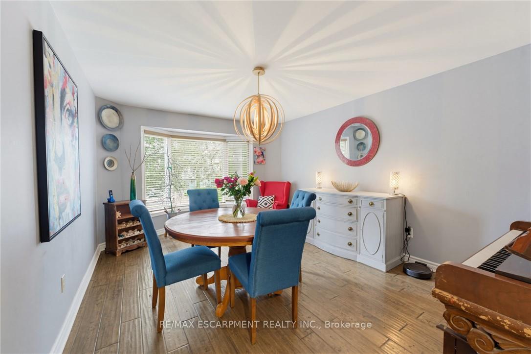 Photo 17 of 28 Seymour Drive, Hamilton, Ancaster — HOMEH