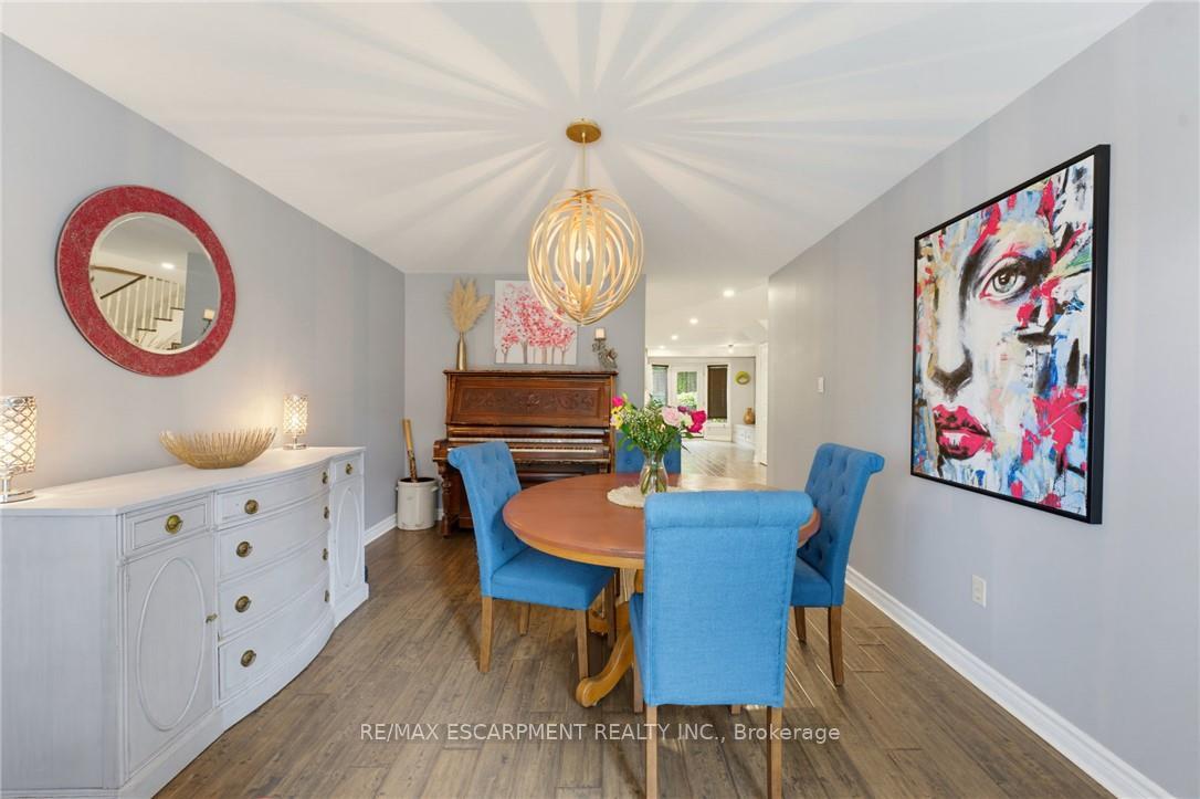 Photo 18 of 28 Seymour Drive, Hamilton, Ancaster — HOMEH