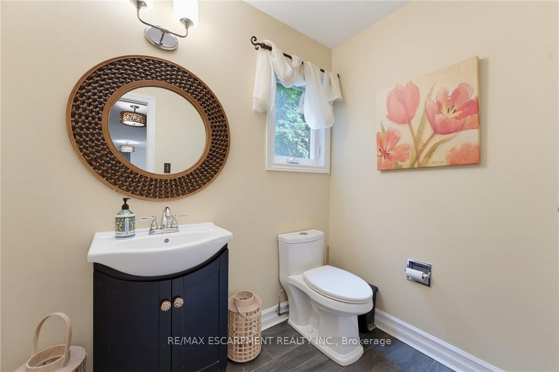 Photo 22 of 28 Seymour Drive, Hamilton, Ancaster — HOMEH