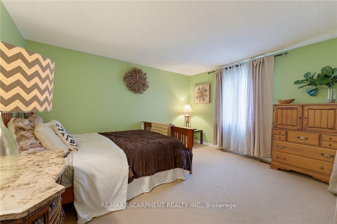 Photo 29 of 28 Seymour Drive, Hamilton, Ancaster — HOMEH