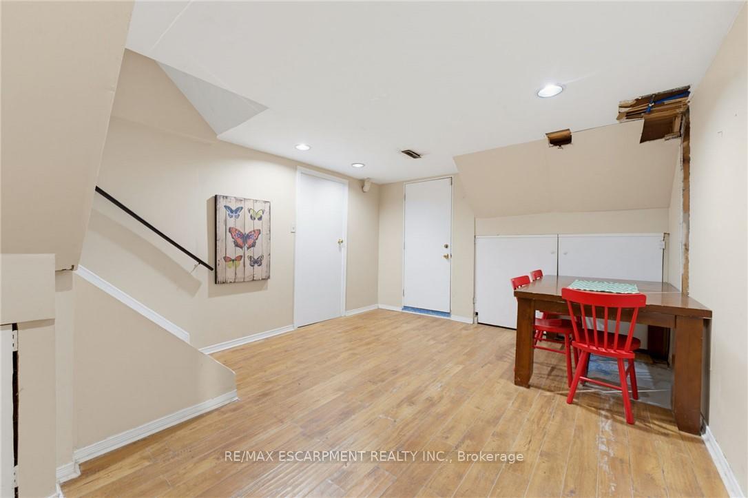 Photo 34 of 28 Seymour Drive, Hamilton, Ancaster — HOMEH