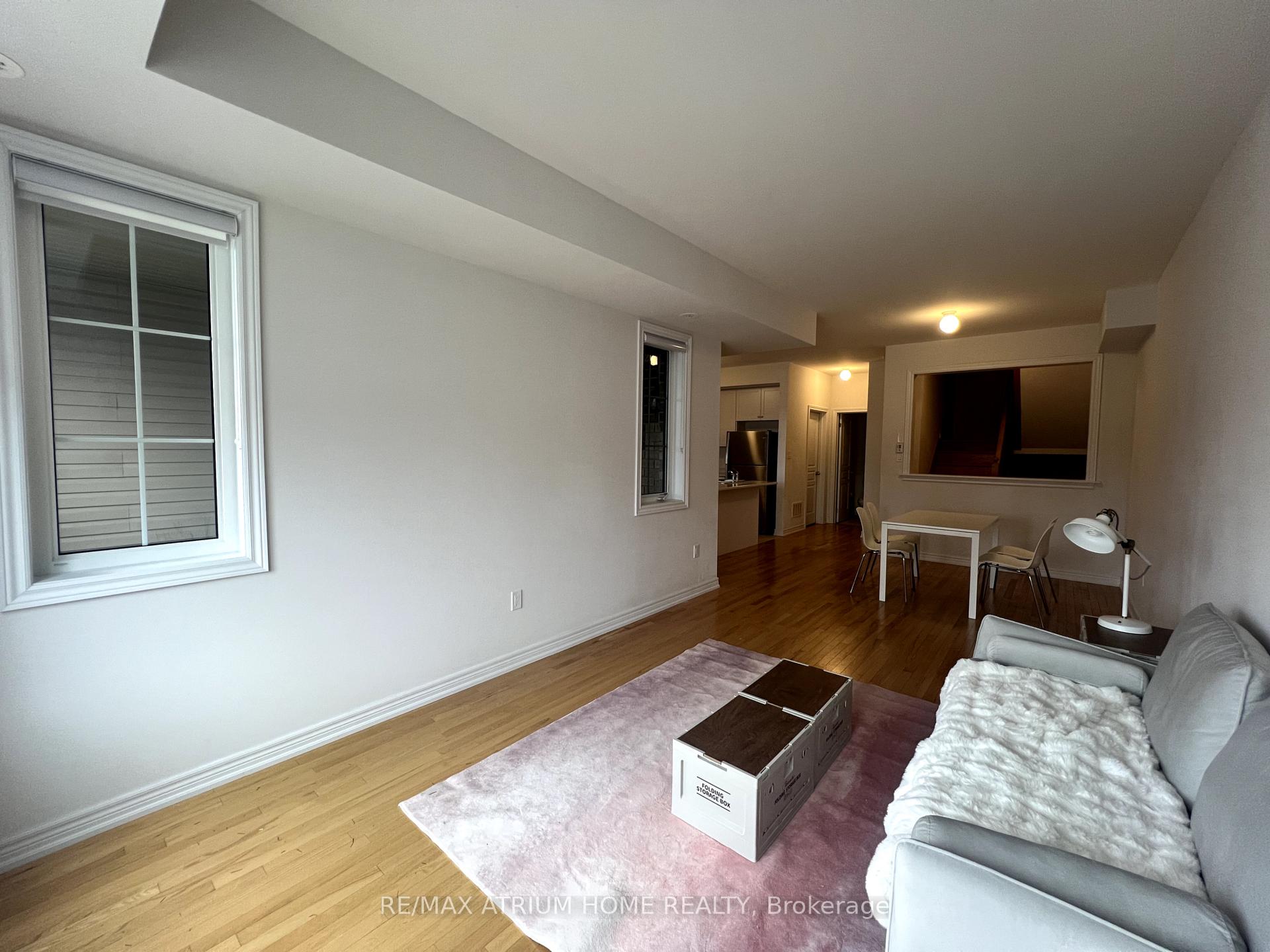Photo 4 of 31 Jaffna Lane, Markham, Berczy — HOMEH