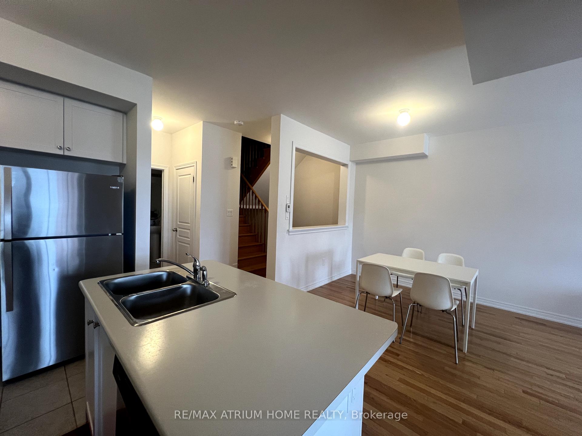 Photo 6 of 31 Jaffna Lane, Markham, Berczy — HOMEH