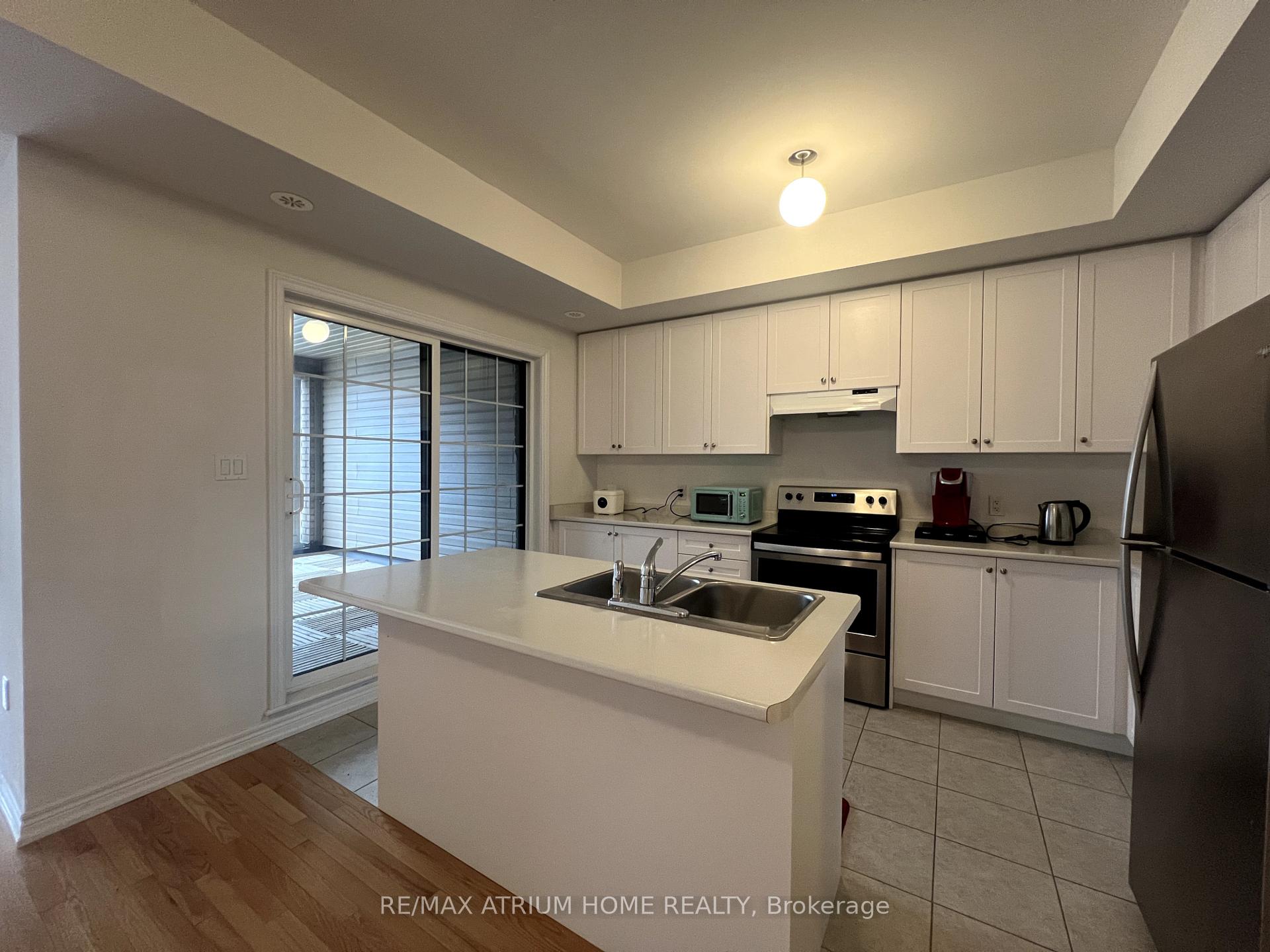 Photo 7 of 31 Jaffna Lane, Markham, Berczy — HOMEH
