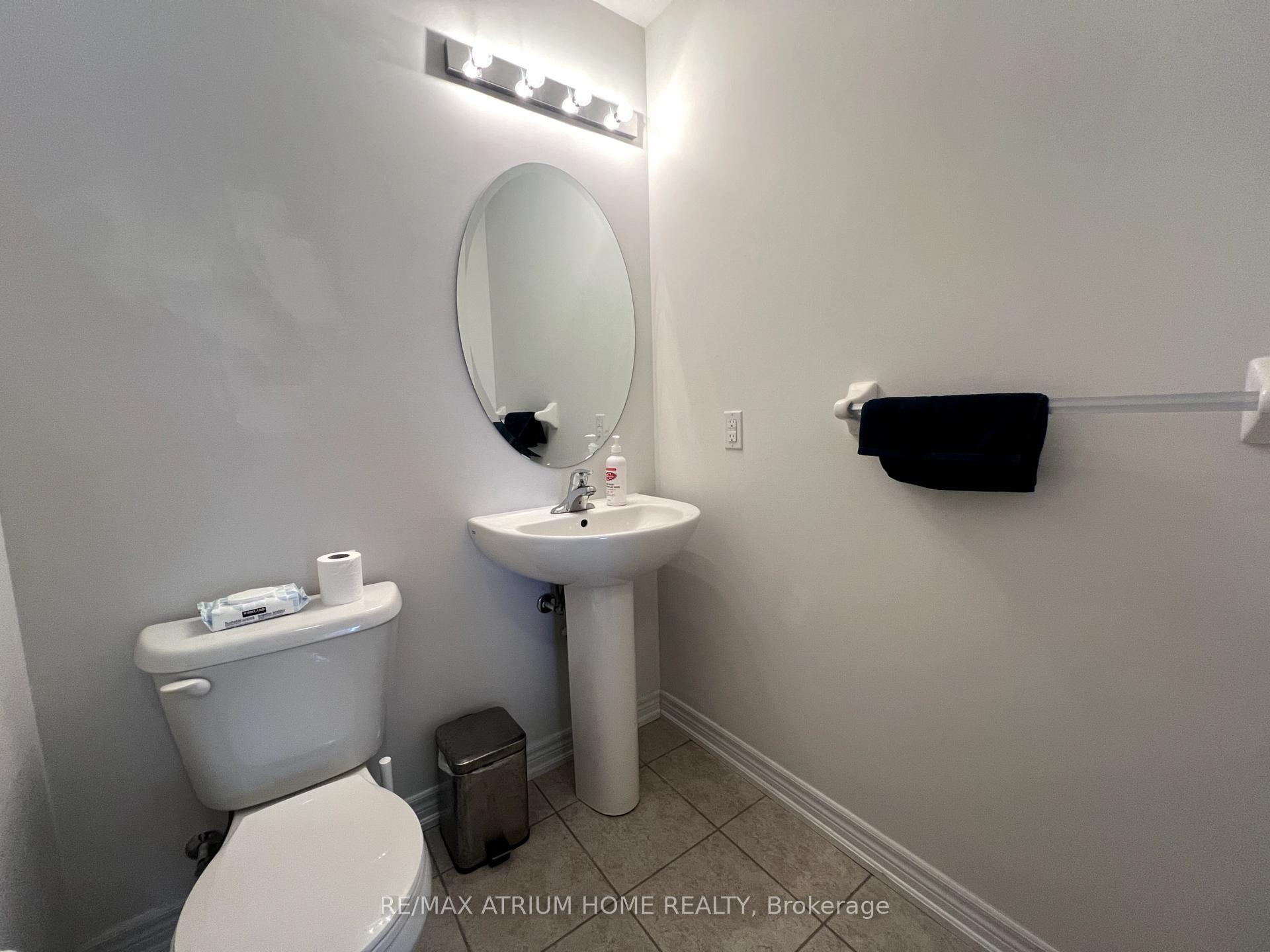 Photo 9 of 31 Jaffna Lane, Markham, Berczy — HOMEH