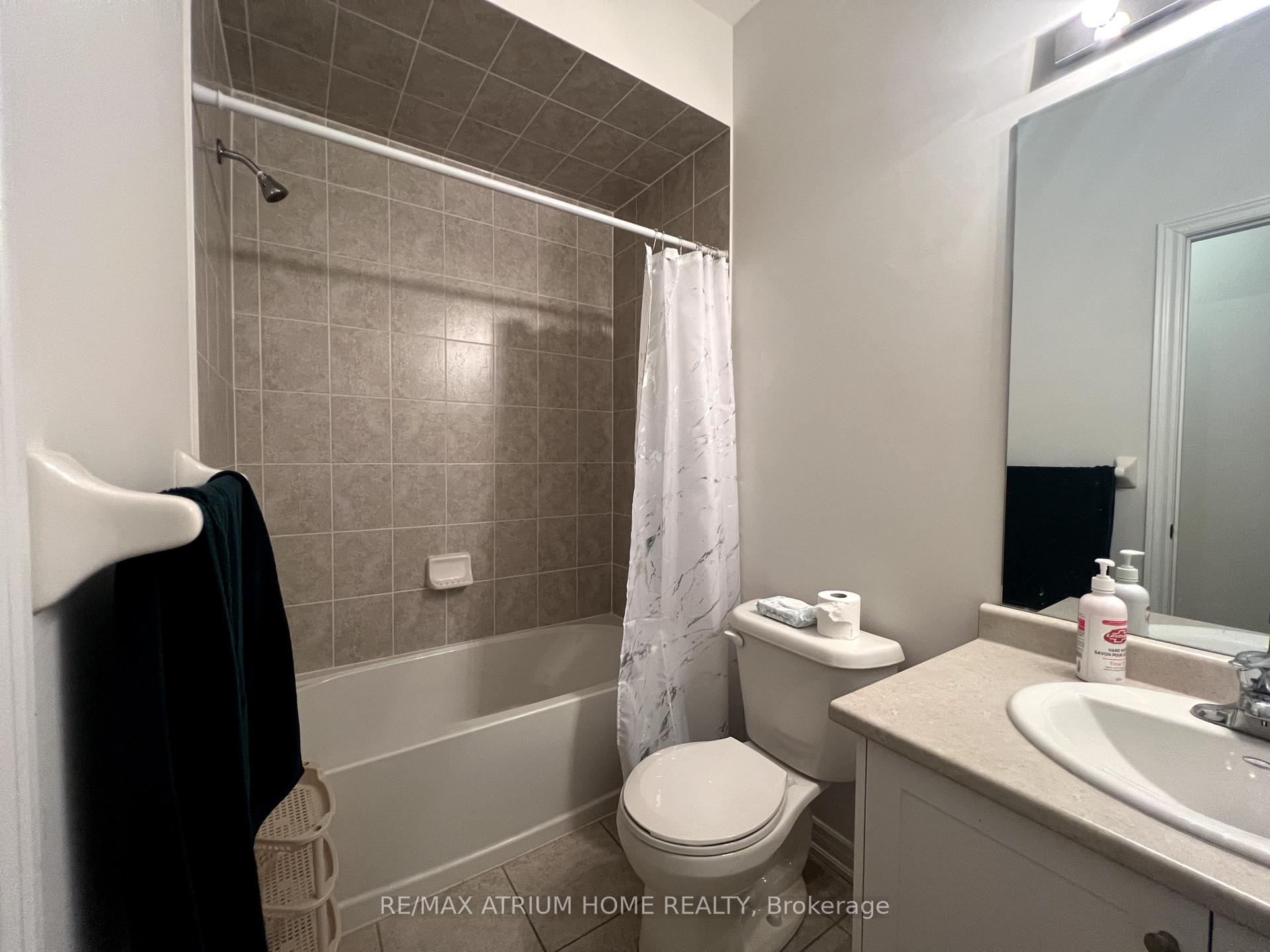 Photo 16 of 31 Jaffna Lane, Markham, Berczy — HOMEH