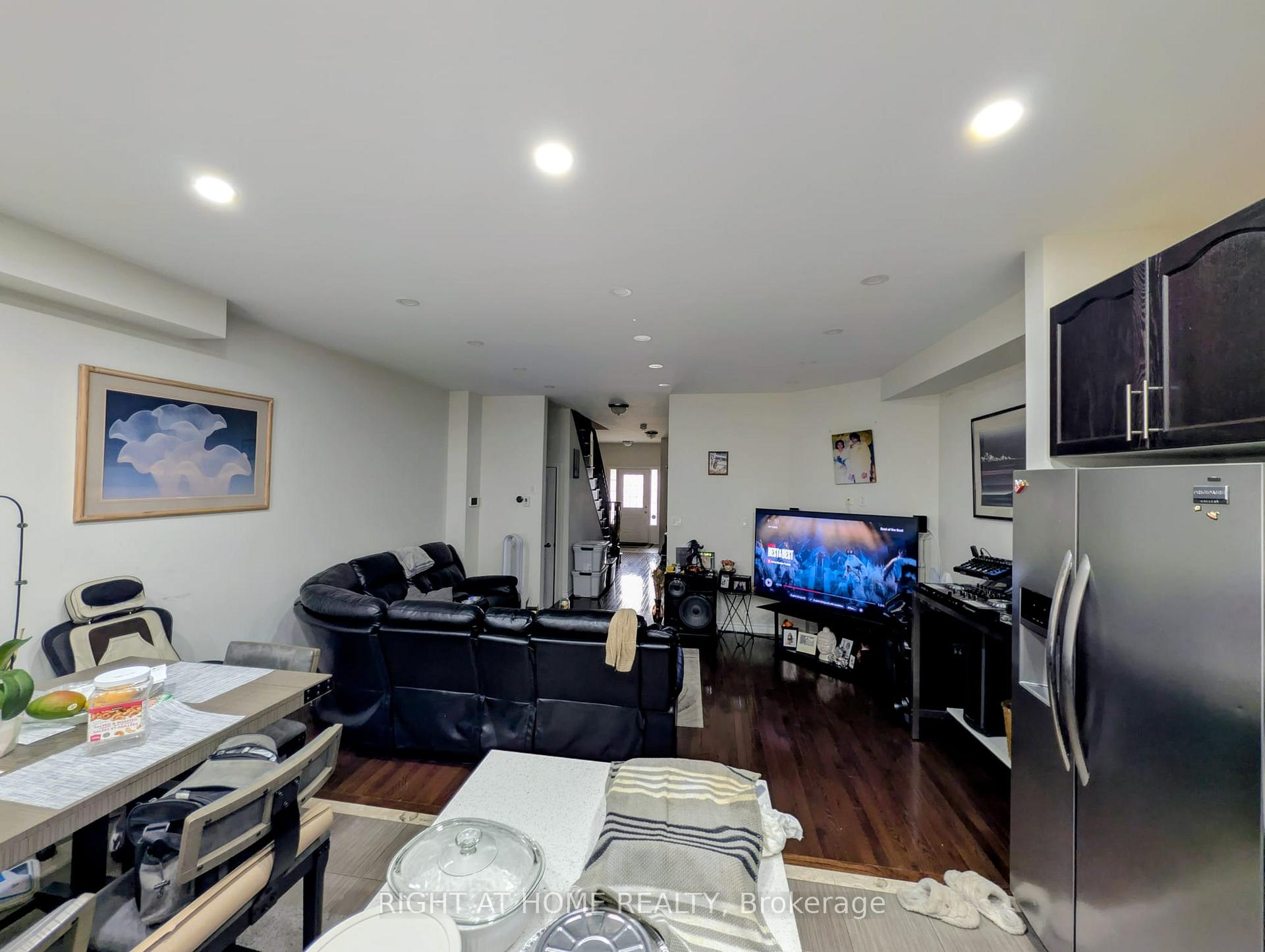 Photo 4 of 166 Agava Street, Brampton, Northwest Brampton — HOMEH