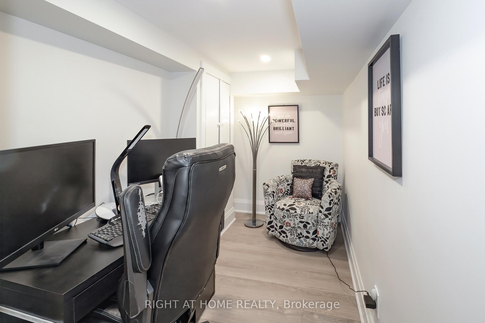 Photo 27 of 30 Caspian Square, Clarington, Bowmanville — HOMEH