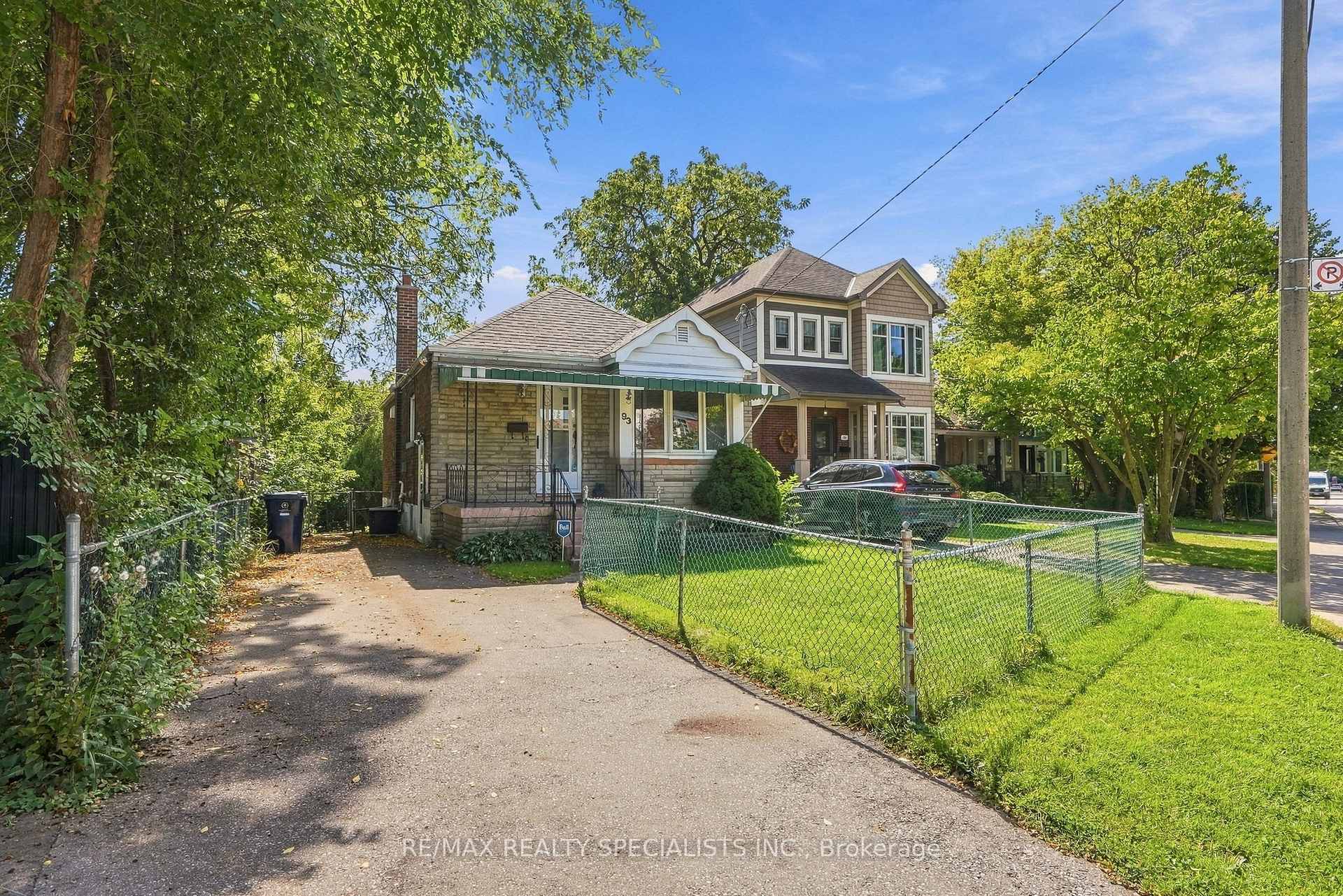 Photo 3 of 93 Cavell Avenue, Etobicoke, Mimico — HOMEH