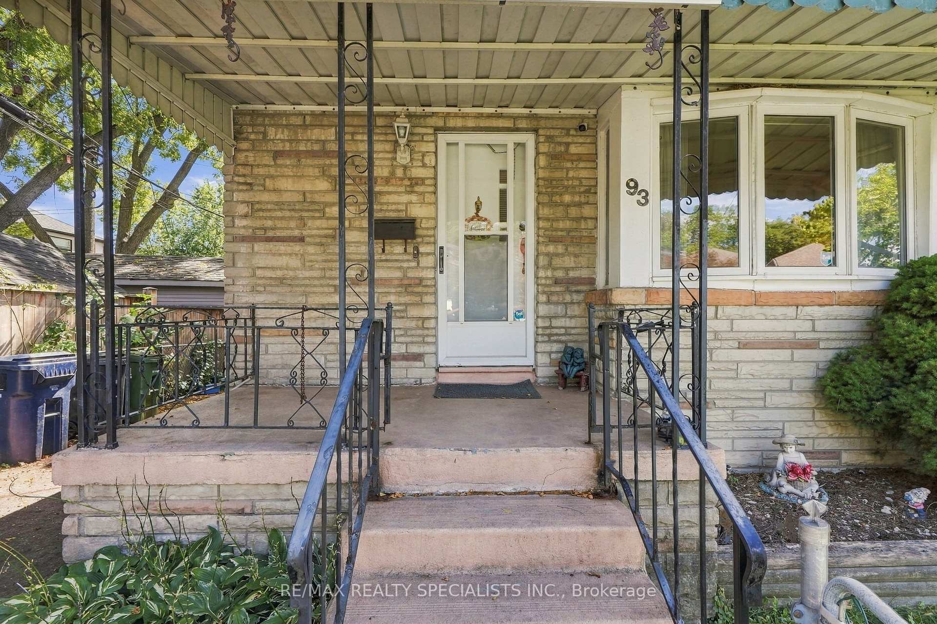 Photo 5 of 93 Cavell Avenue, Etobicoke, Mimico — HOMEH
