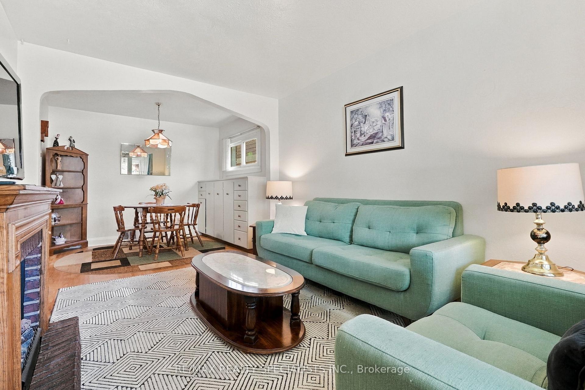 Photo 14 of 93 Cavell Avenue, Etobicoke, Mimico — HOMEH