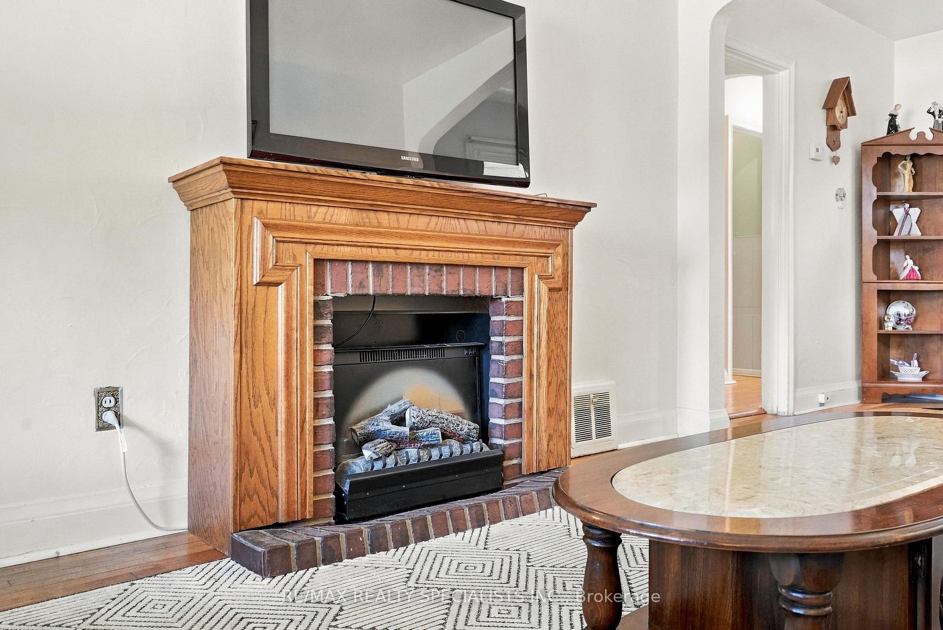 Photo 17 of 93 Cavell Avenue, Etobicoke, Mimico — HOMEH