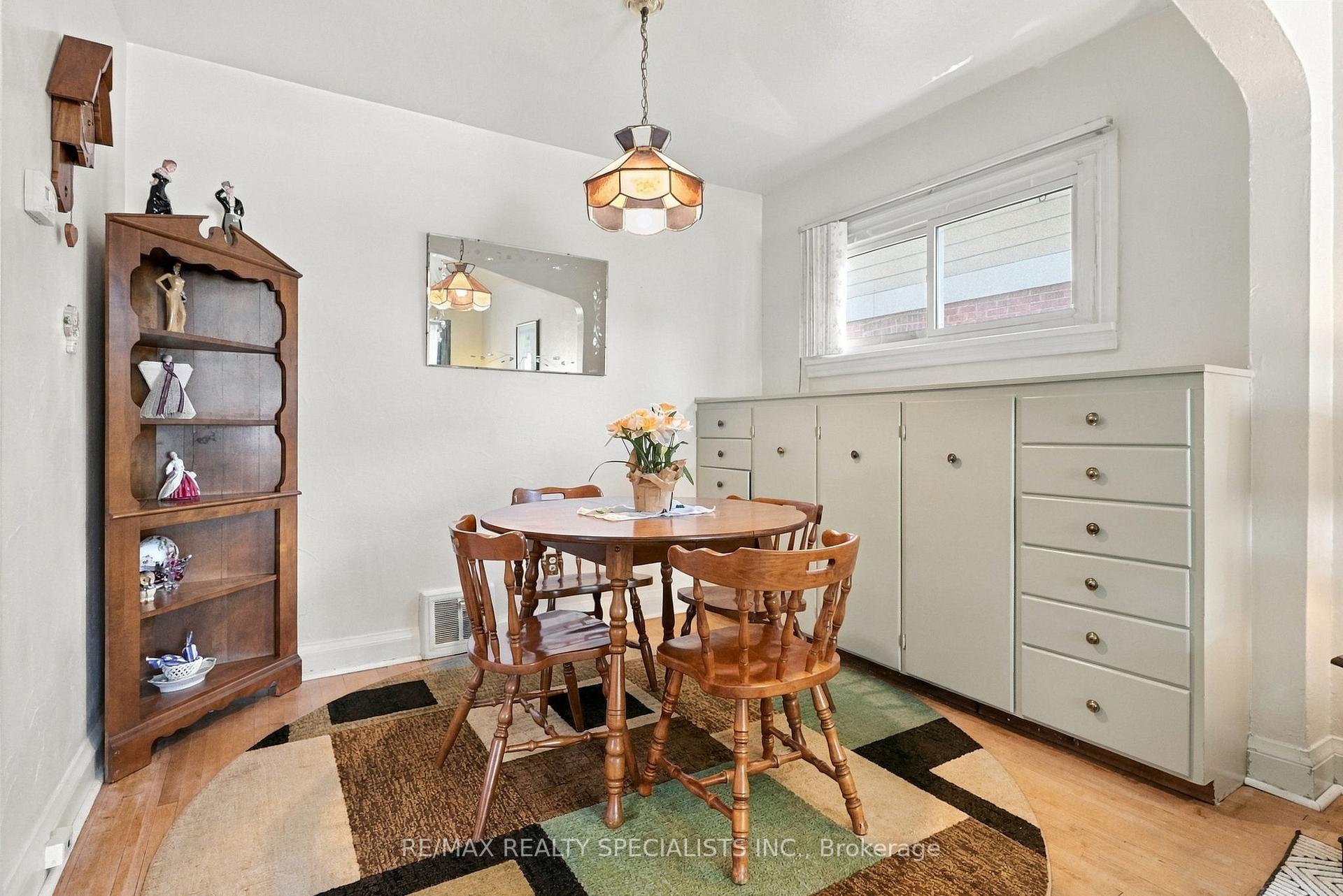Photo 21 of 93 Cavell Avenue, Etobicoke, Mimico — HOMEH