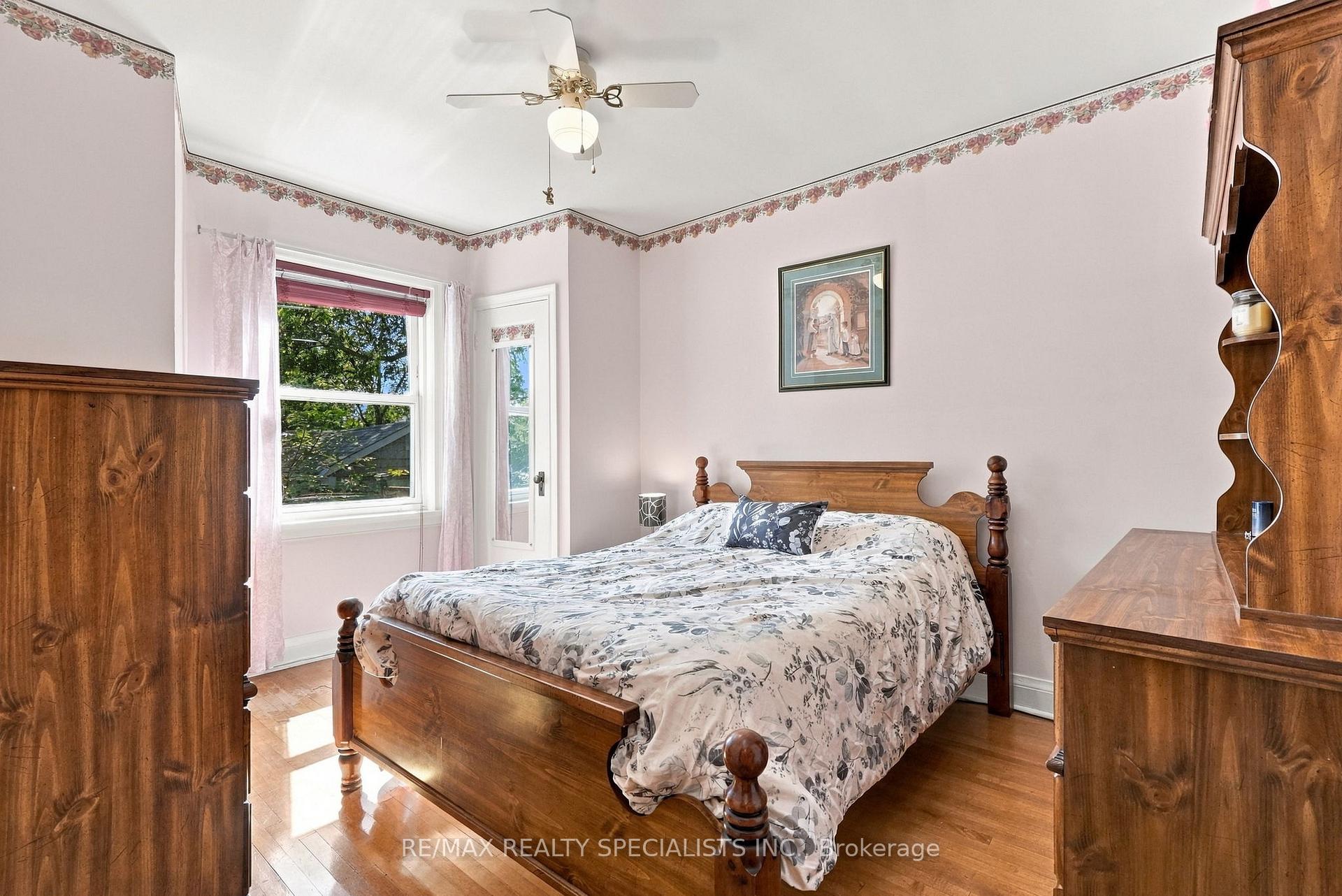Photo 26 of 93 Cavell Avenue, Etobicoke, Mimico — HOMEH