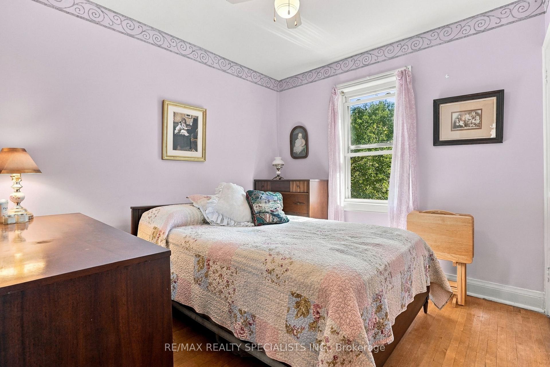 Photo 29 of 93 Cavell Avenue, Etobicoke, Mimico — HOMEH