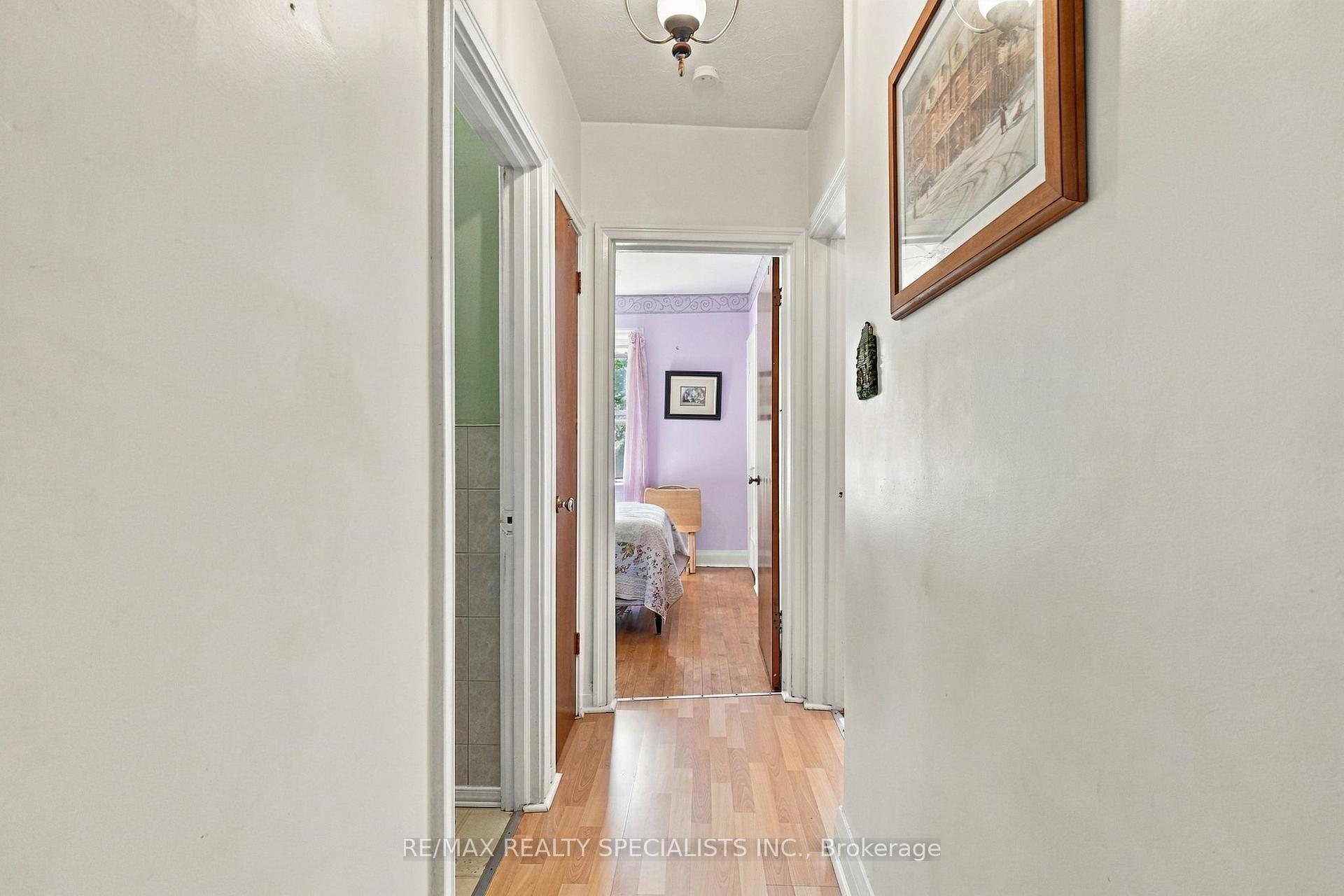 Photo 32 of 93 Cavell Avenue, Etobicoke, Mimico — HOMEH