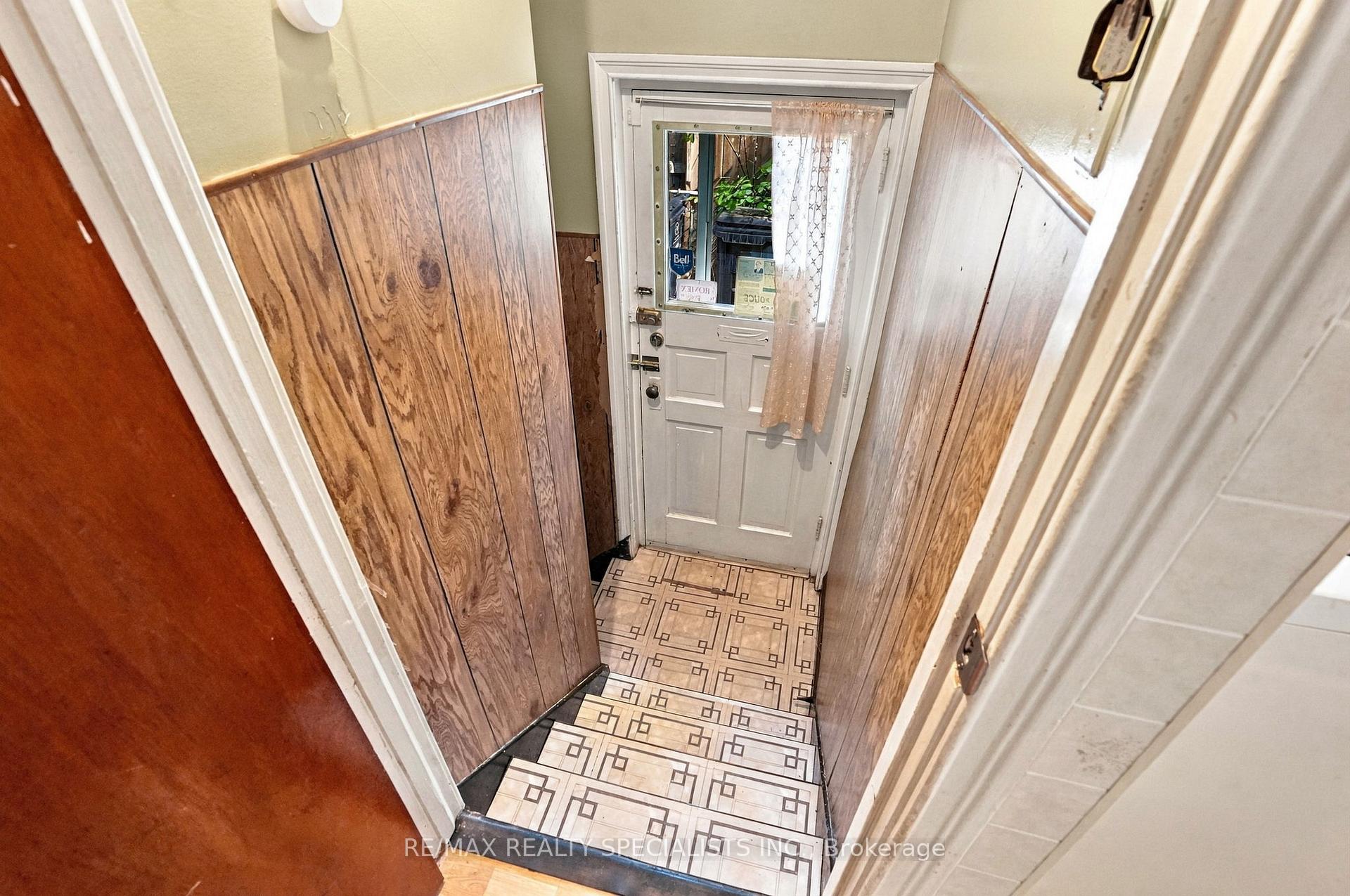 Photo 33 of 93 Cavell Avenue, Etobicoke, Mimico — HOMEH