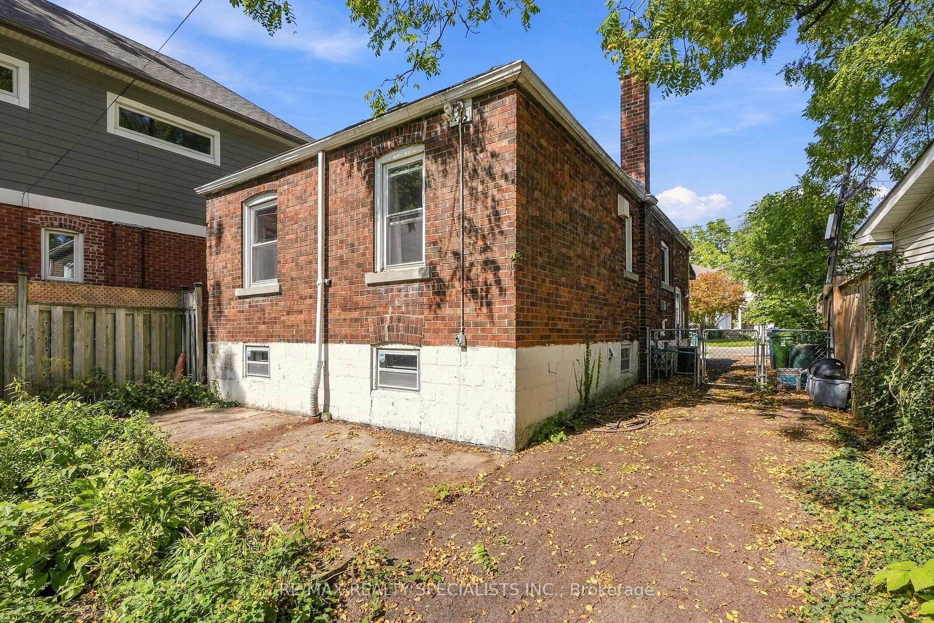 Photo 41 of 93 Cavell Avenue, Etobicoke, Mimico — HOMEH
