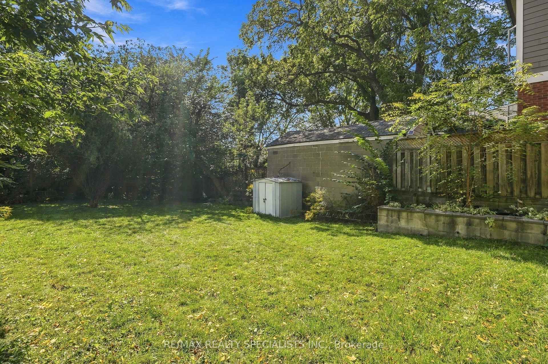 Photo 43 of 93 Cavell Avenue, Etobicoke, Mimico — HOMEH