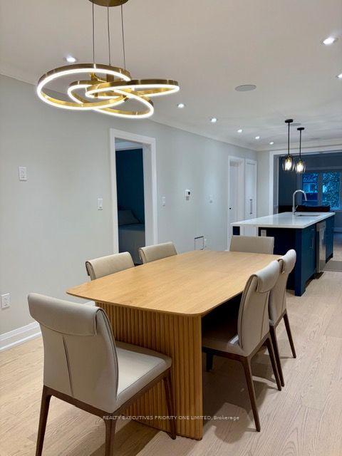 Photo 4 of Unit 2nd Floor, 10 Lascelles Boulevard, Toronto, Yonge-St. Clair — HOMEH