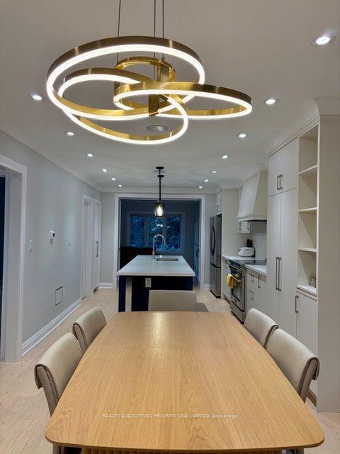 Photo 5 of Unit 2nd Floor, 10 Lascelles Boulevard, Toronto, Yonge-St. Clair — HOMEH