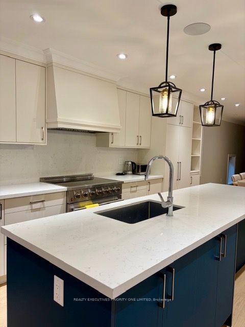 Photo 7 of Unit 2nd Floor, 10 Lascelles Boulevard, Toronto, Yonge-St. Clair — HOMEH