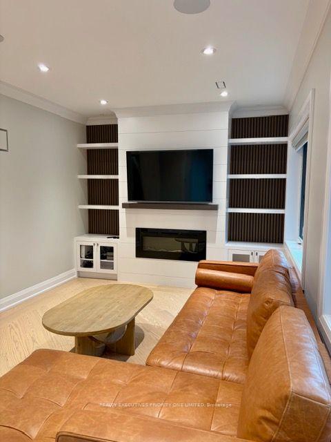 Photo 9 of Unit 2nd Floor, 10 Lascelles Boulevard, Toronto, Yonge-St. Clair — HOMEH