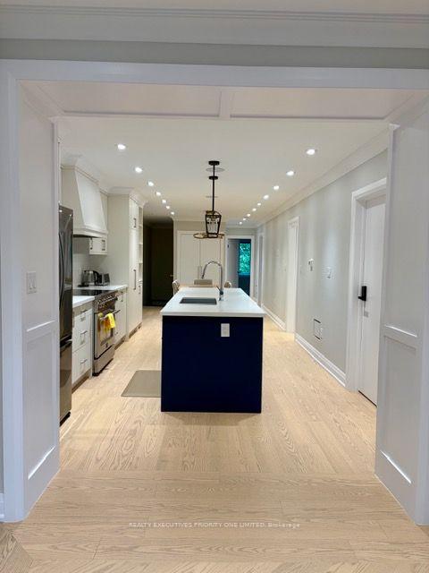 Photo 11 of Unit 2nd Floor, 10 Lascelles Boulevard, Toronto, Yonge-St. Clair — HOMEH