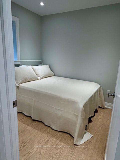 Photo 20 of Unit 2nd Floor, 10 Lascelles Boulevard, Toronto, Yonge-St. Clair — HOMEH