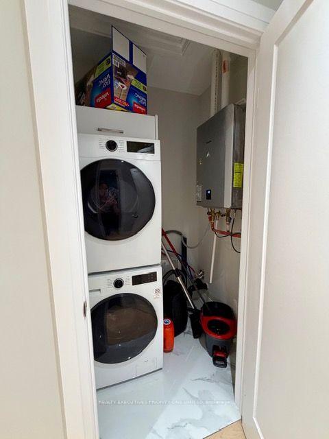 Photo 22 of Unit 2nd Floor, 10 Lascelles Boulevard, Toronto, Yonge-St. Clair — HOMEH