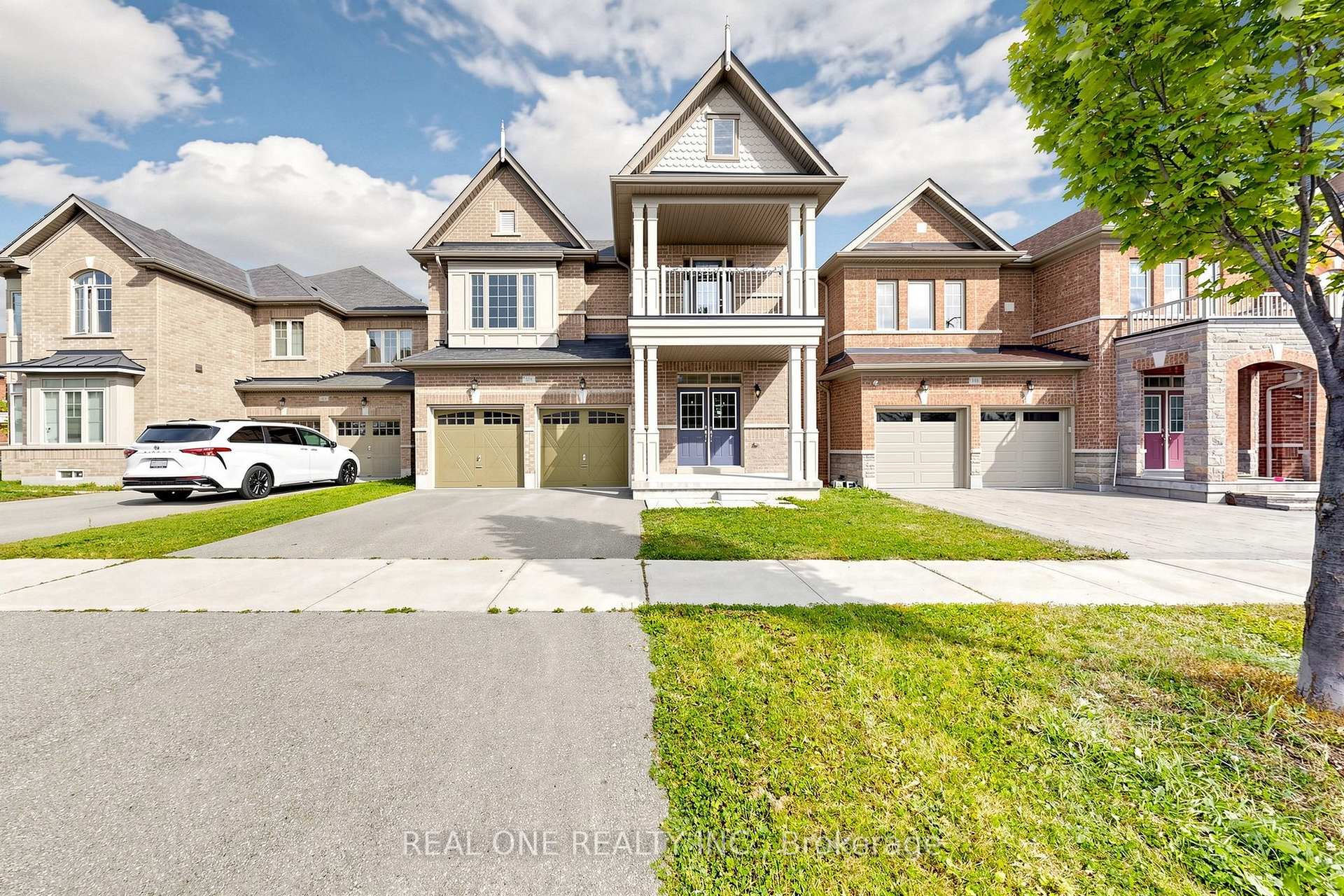 Photo 3 of 108 Hubner Avenue, Markham, Berczy — HOMEH