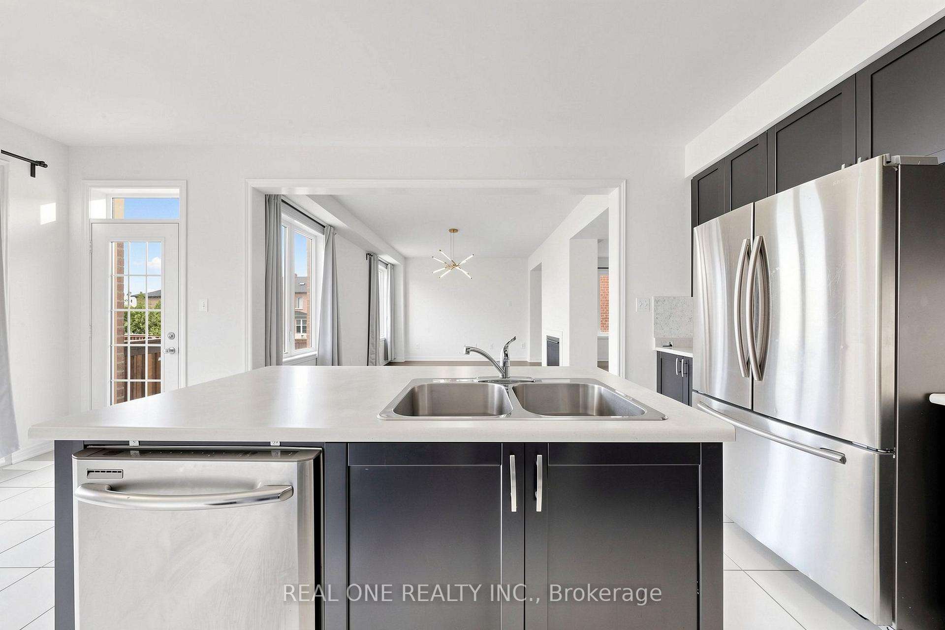 Photo 22 of 108 Hubner Avenue, Markham, Berczy — HOMEH