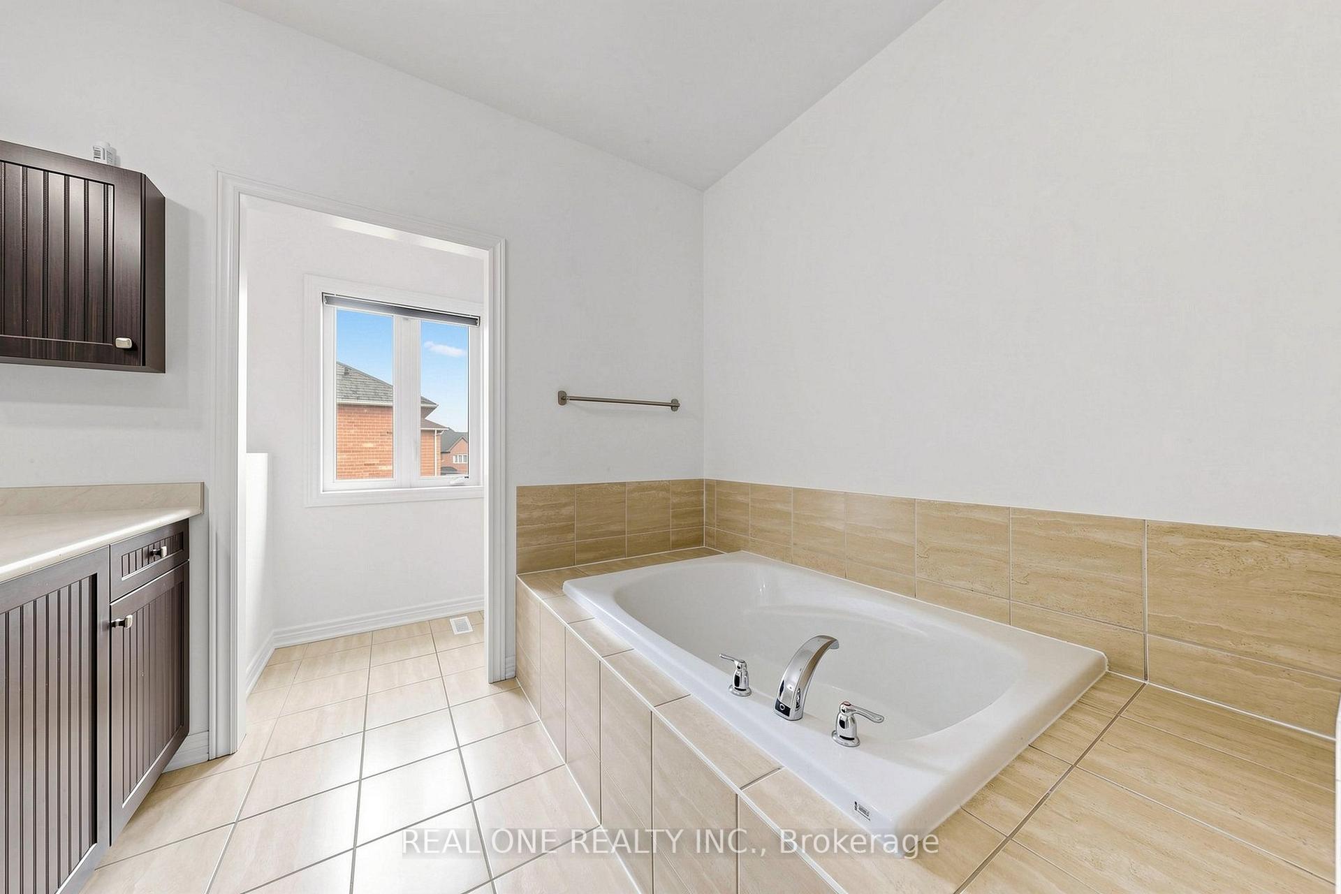 Photo 35 of 108 Hubner Avenue, Markham, Berczy — HOMEH