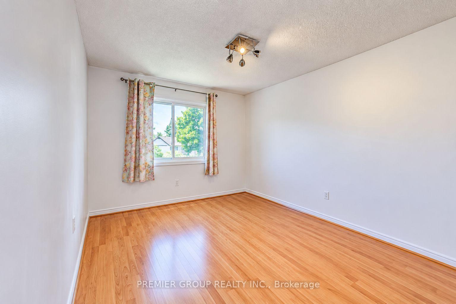 Photo 19 of 12 Kline Court, Brampton, Heart Lake West — HOMEH