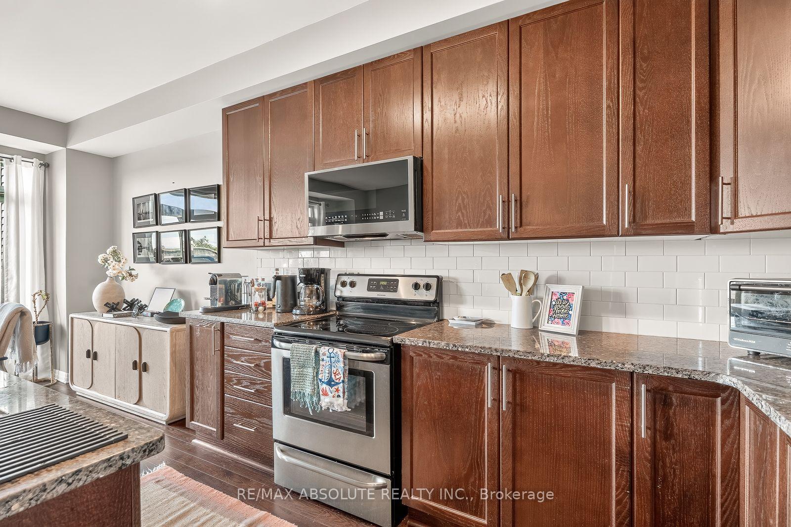 Photo 9 of 569 Rioja Street, Ottawa, Kanata - Emerald Meadows/Trailwest — HOMEH