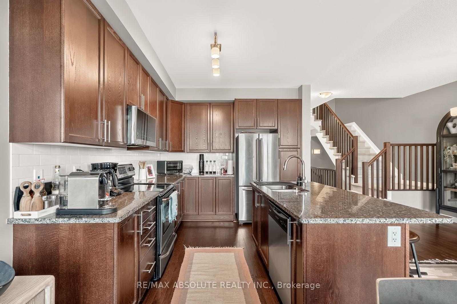 Photo 11 of 569 Rioja Street, Ottawa, Kanata - Emerald Meadows/Trailwest — HOMEH