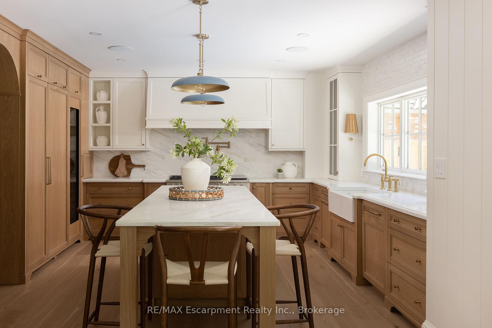 Photo 7 of 130 Edgecliffe Place, Burlington, Appleby — HOMEH