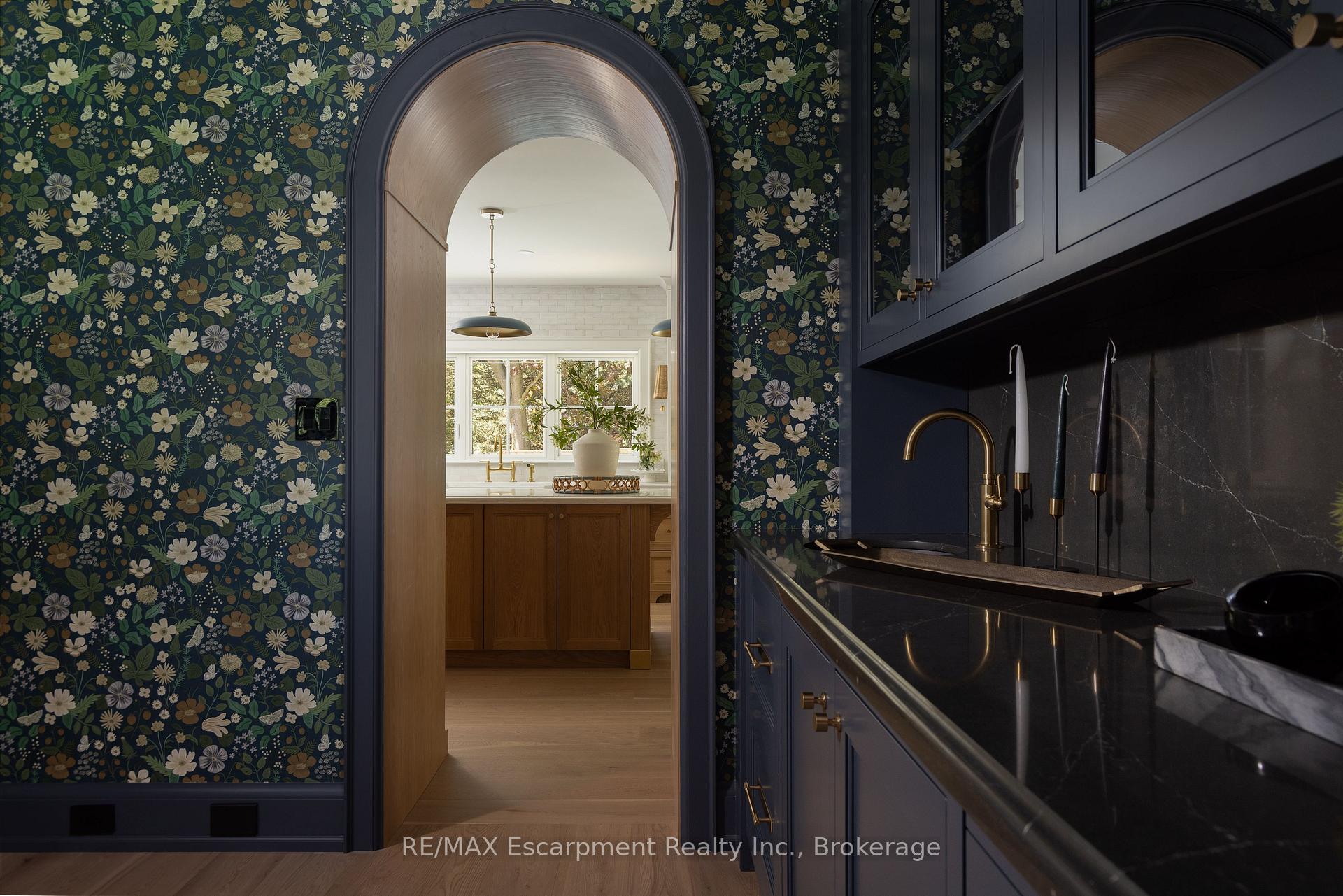 Photo 17 of 130 Edgecliffe Place, Burlington, Appleby — HOMEH
