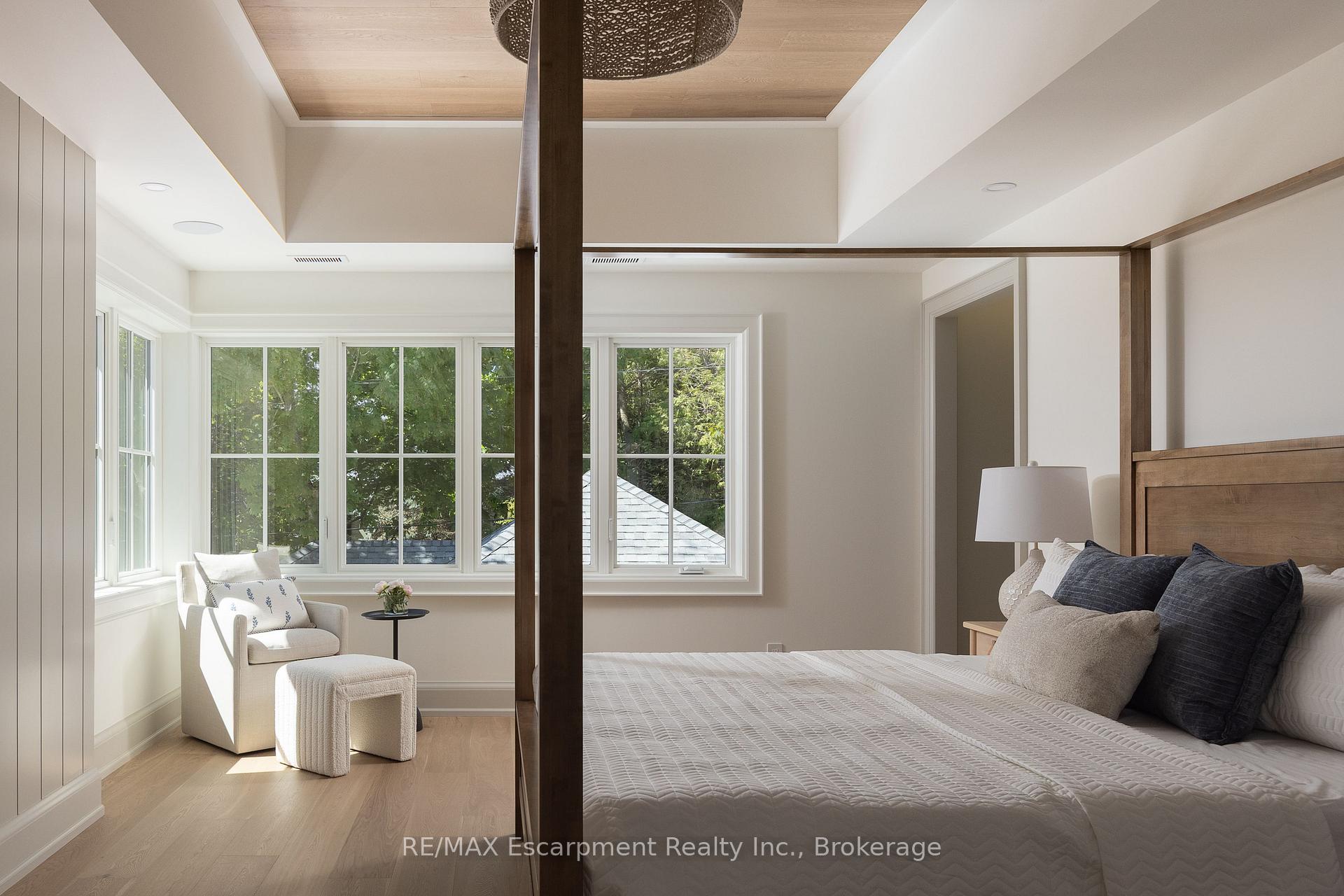 Photo 25 of 130 Edgecliffe Place, Burlington, Appleby — HOMEH