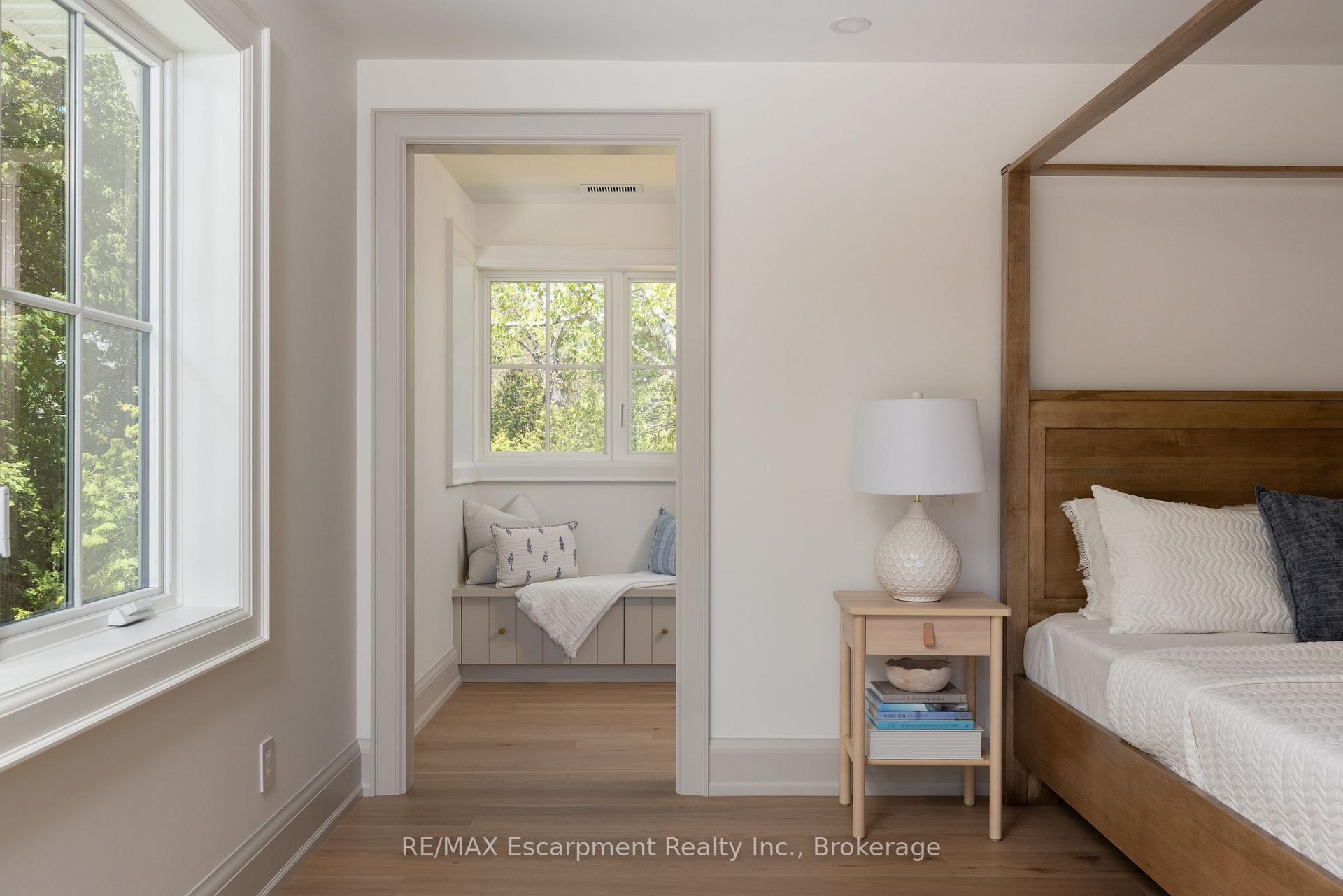 Photo 26 of 130 Edgecliffe Place, Burlington, Appleby — HOMEH