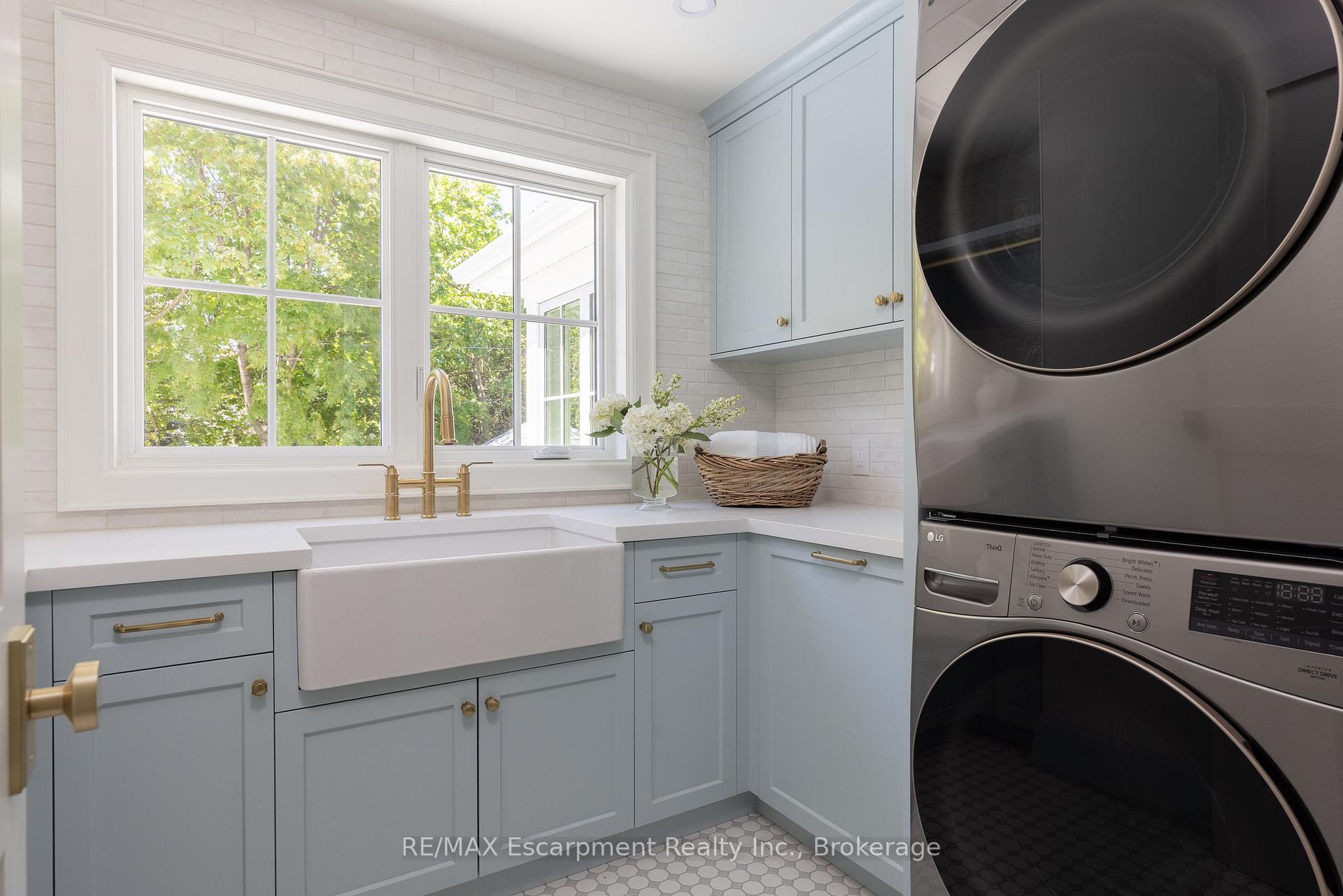 Photo 31 of 130 Edgecliffe Place, Burlington, Appleby — HOMEH