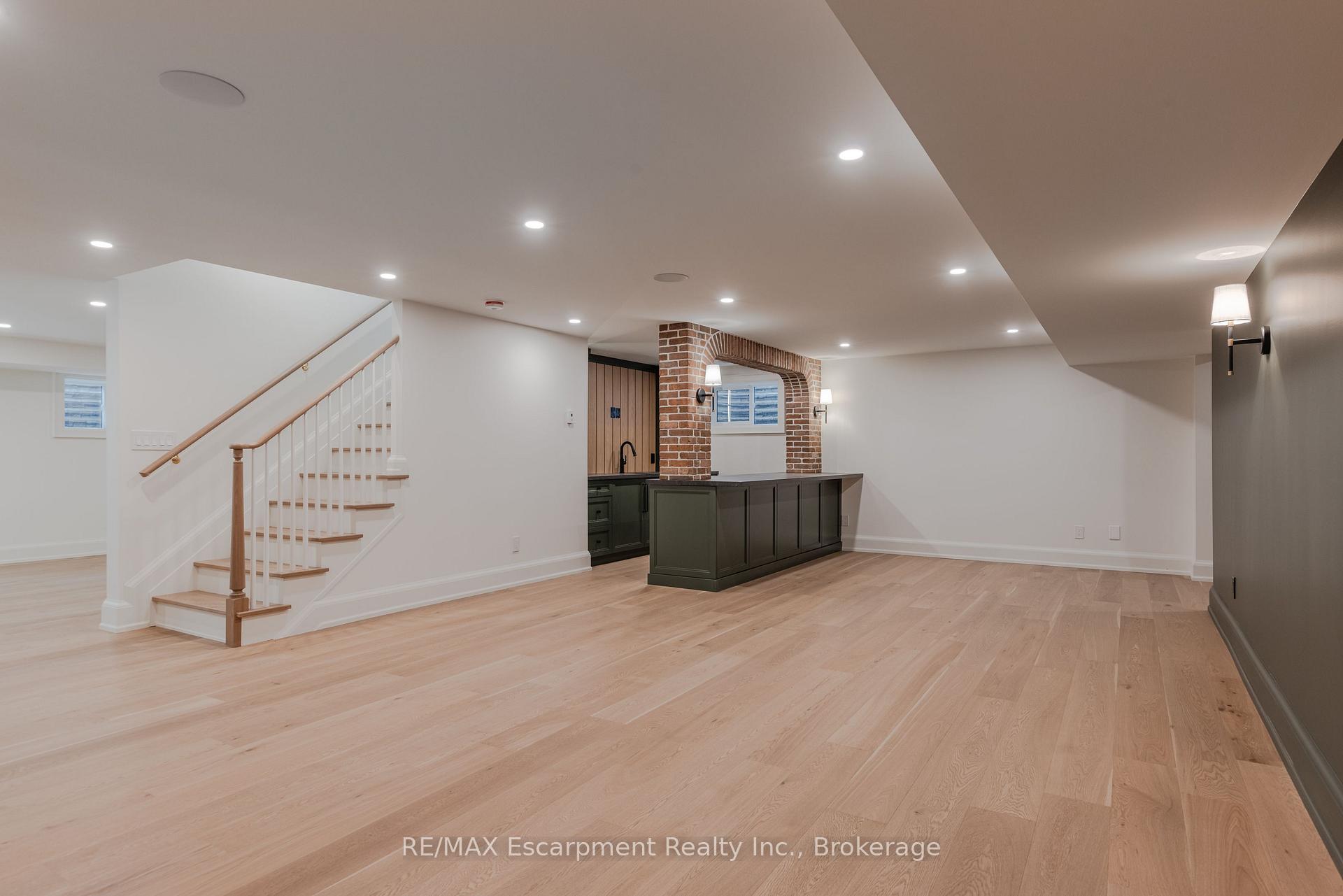 Photo 38 of 130 Edgecliffe Place, Burlington, Appleby — HOMEH