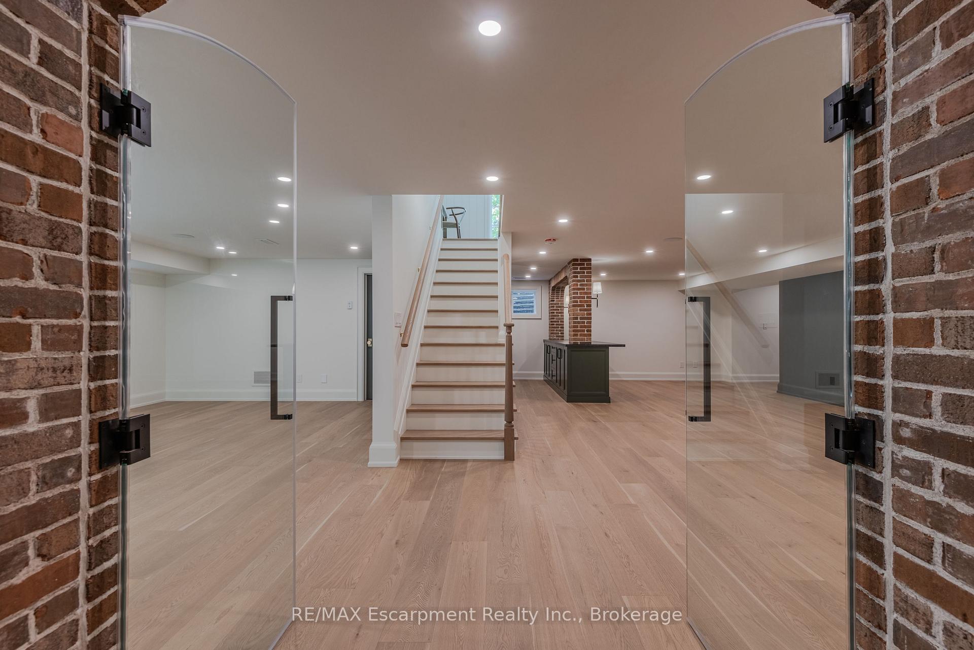 Photo 42 of 130 Edgecliffe Place, Burlington, Appleby — HOMEH