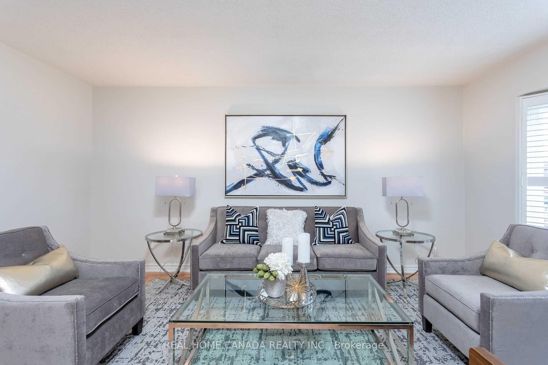 Photo 4 of 1542 Prince John Circle, Oakville, Clearview — HOMEH
